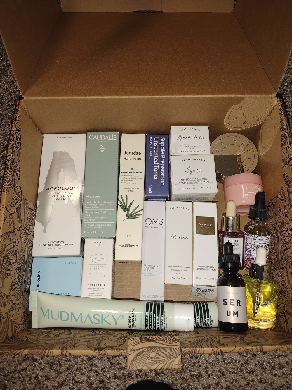 Assorted Women’s Skincare Collection with (Green)